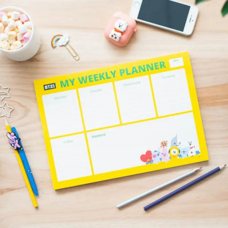 BT21 – savaitinis planuoklis, 54 puslapiai, A4 formatas