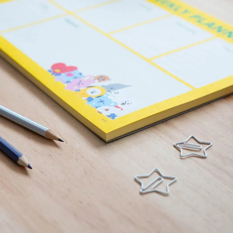 BT21 – savaitinis planuoklis, 54 puslapiai, A4 formatas