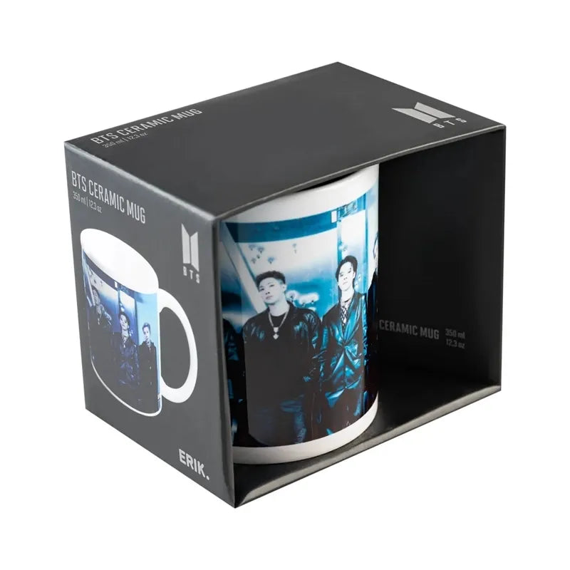 BTS – Keraminis puodelis dovanų dėžutėje, 350 ml (baltas)