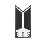 BTS – Metalinis logotipo smeigtukas