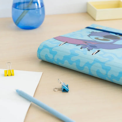 Disney Stitch – A4 formato segtuvas iš „Tropical“ kolekcijos (4 žiedai, elastinė juosta)