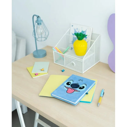 Disney Stitch – A5 pliušinis užrašų knygelės ir projektoriaus tušinuko rinkinys iš „Tropical“ kolekcijos