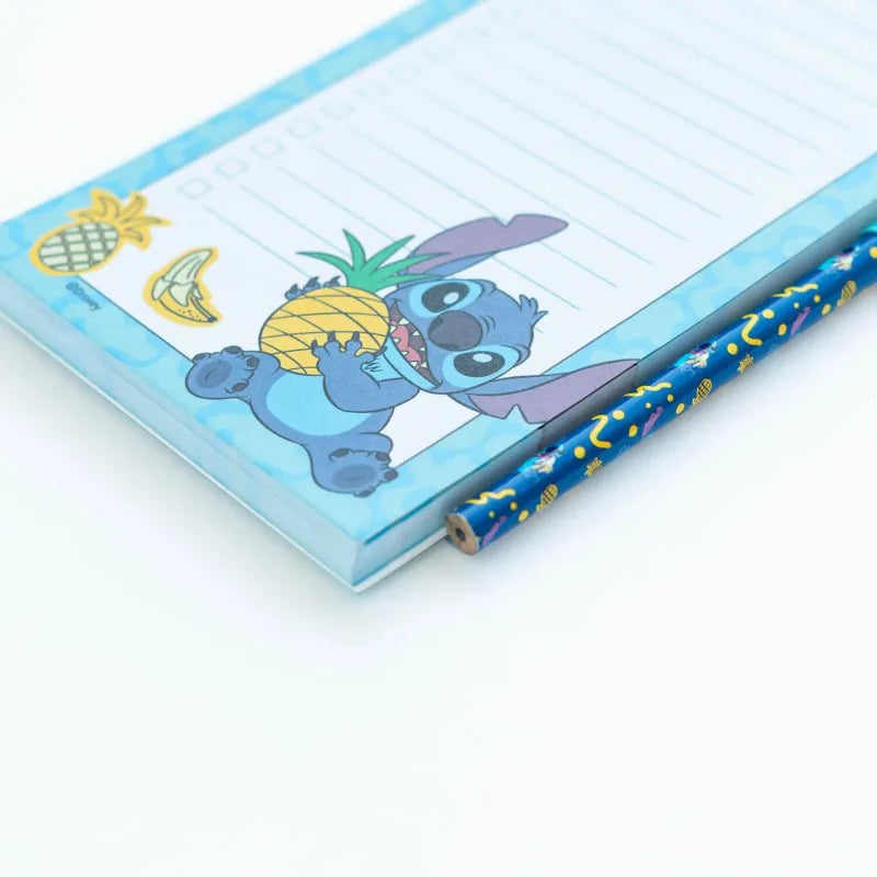 Disney Stitch – magnetinis užrašų knygelė / pirkinių sąrašas šaldytuvui su pieštuku (Tropical kolekcija, 10 x 21 cm)