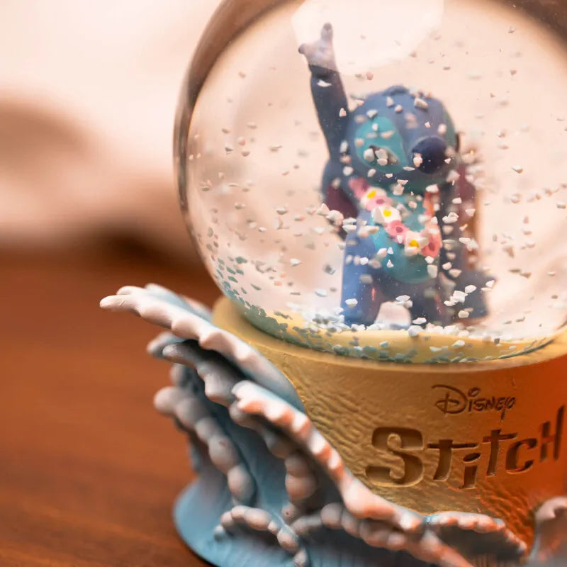 Disney Stitch – stiklinis sniego gaublys dovanų dėžutėje
