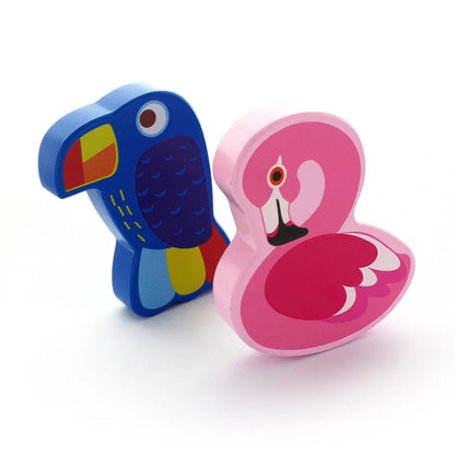 Mediniai barškučiai (Flamingas, Toucan), atsitiktinis modelio pasirinkimas