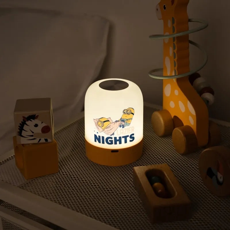 Minions – belaidė USB-C LED naktinė lempa vaikams su reguliuojamu ryškumu