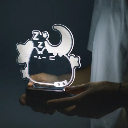 Pusheen – LED naktinė lemputė iš „Dreams“ kolekcijos (19,5 x 17 cm)