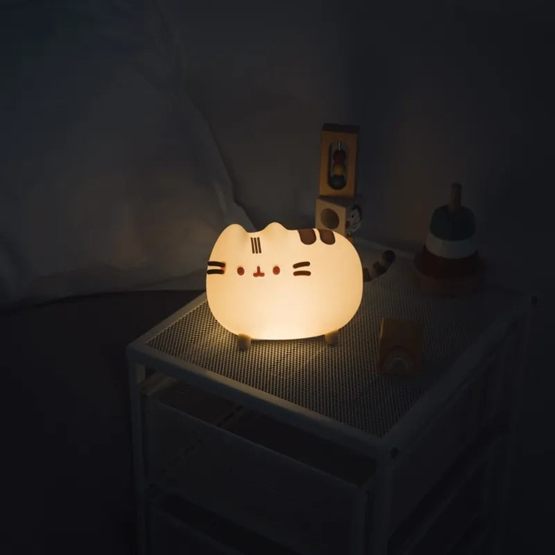 Pusheen – minkšta silikoninė LED naktinė lemputė vaikams su reguliuojamu ryškumu
