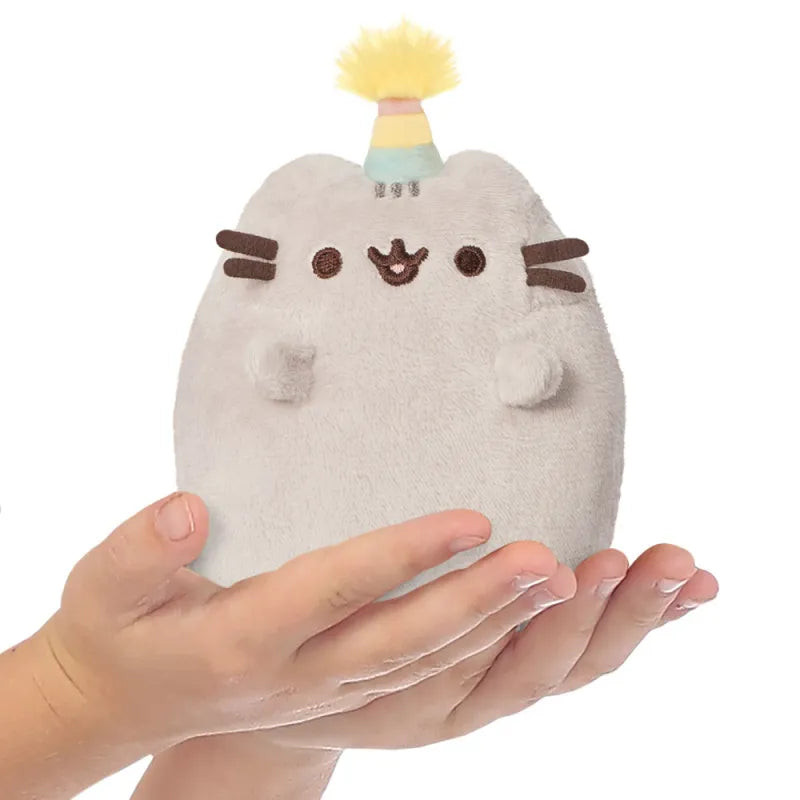 Pusheen – pliušinis žaislas su gimtadienio kepurėle, 12 cm