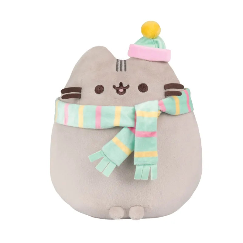 Pusheen – Pliušinis žaislas su šaliku ir kepure, 24 cm