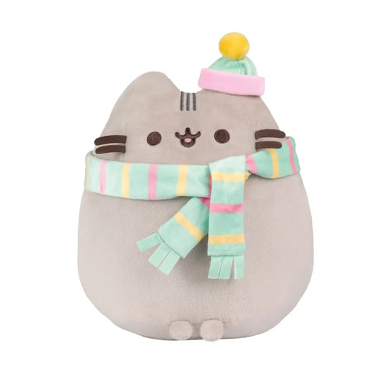 Pusheen – Pliušinis žaislas su šaliku ir kepure, 24 cm