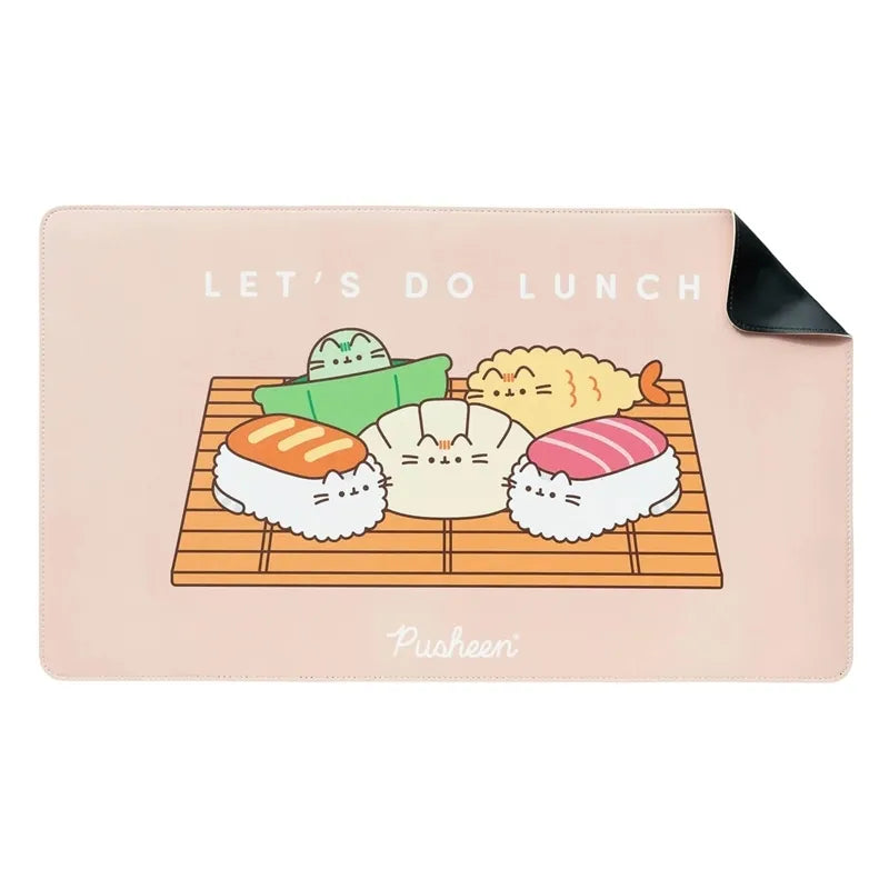 Pusheen – XXL PU odinis žaidimų ir darbo stalo kilimėlis iš „Sushi Roll“ kolekcijos (60 x 35 cm)