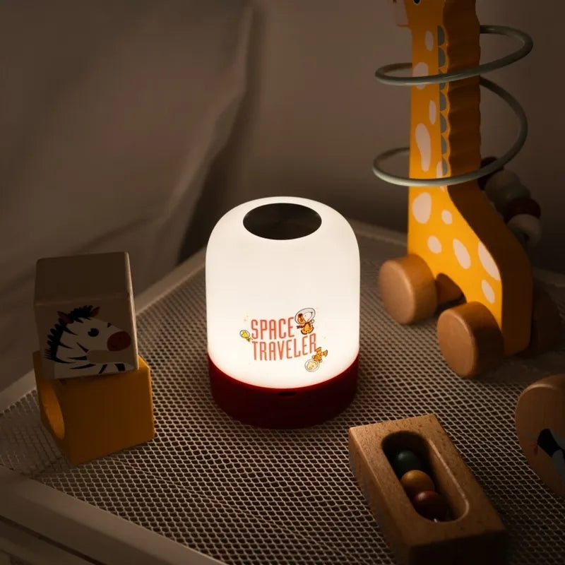 Snoopy belaidė USB-C LED naktinė lempa vaikams su reguliuojamu ryškumu
