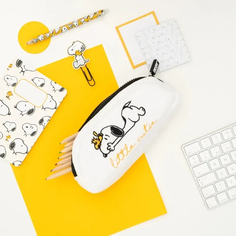 Snoopy – pliušinis penalas aksesuarams iš „Lazy Days“ kolekcijos