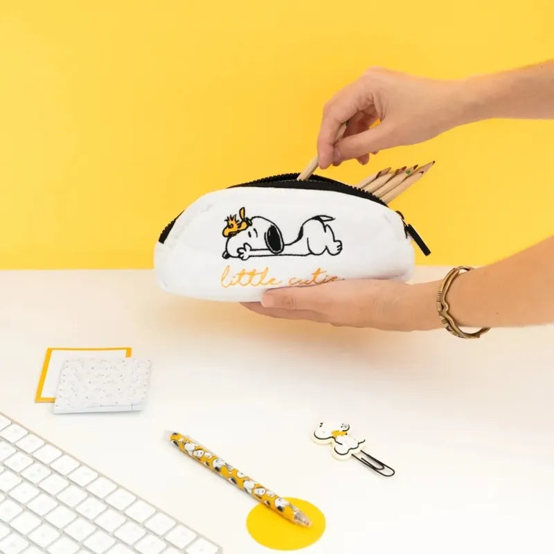 Snoopy – pliušinis penalas aksesuarams iš „Lazy Days“ kolekcijos