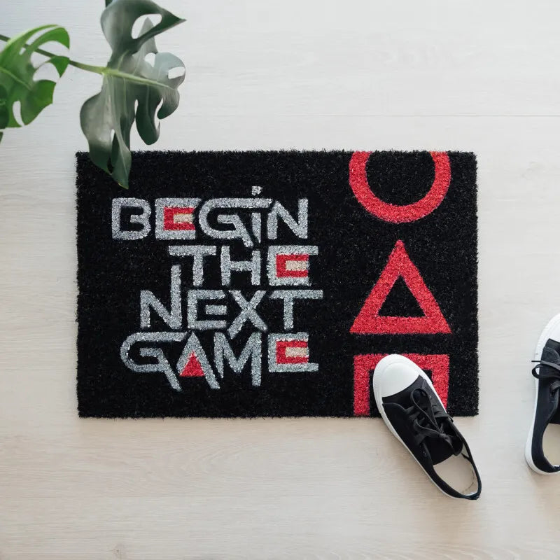 Squid Game – durų kilimėlis (40 x 60 cm)